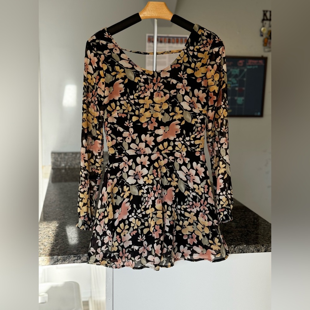Lush black floral romper (S)